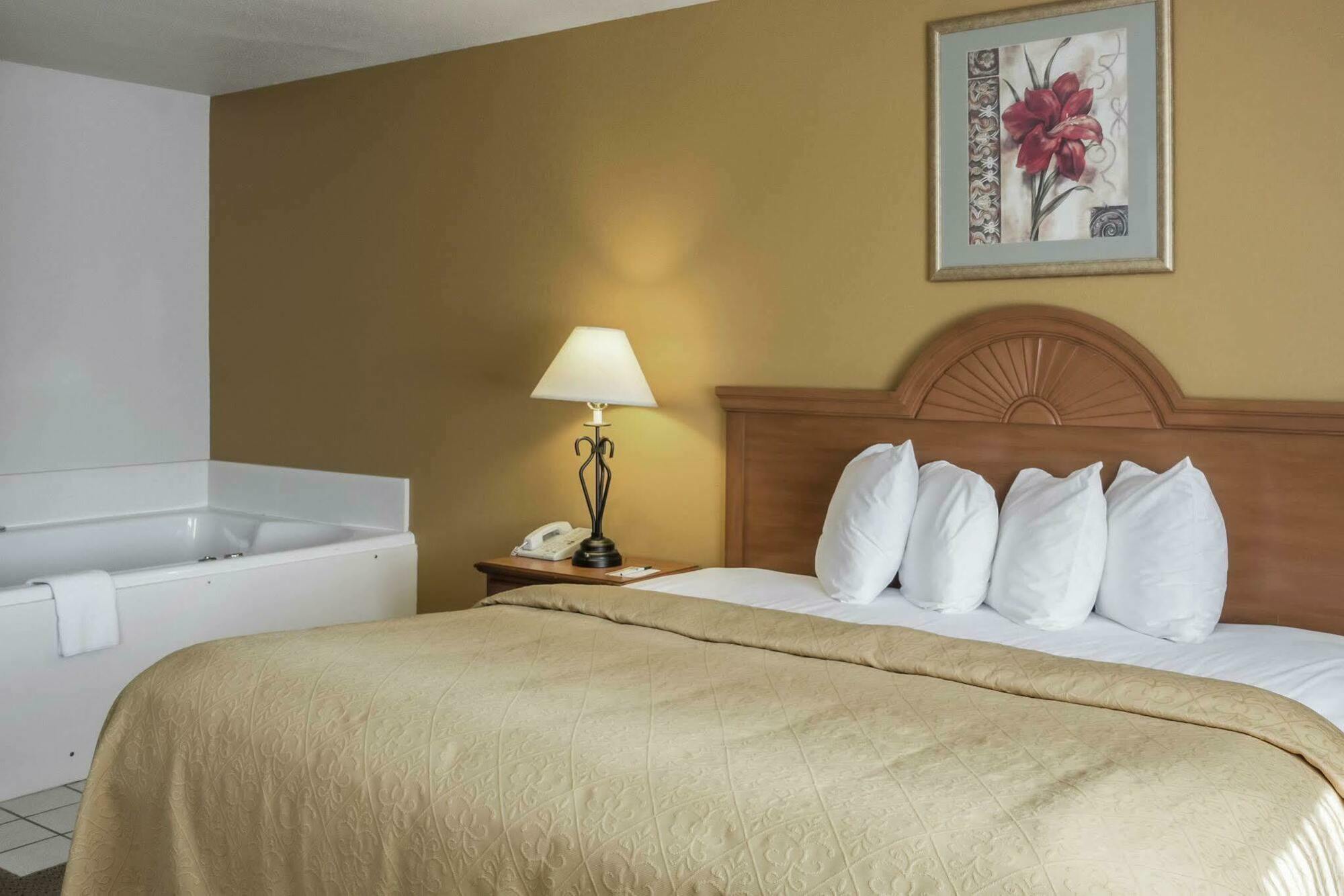 Quality Inn Huron Dış mekan fotoğraf