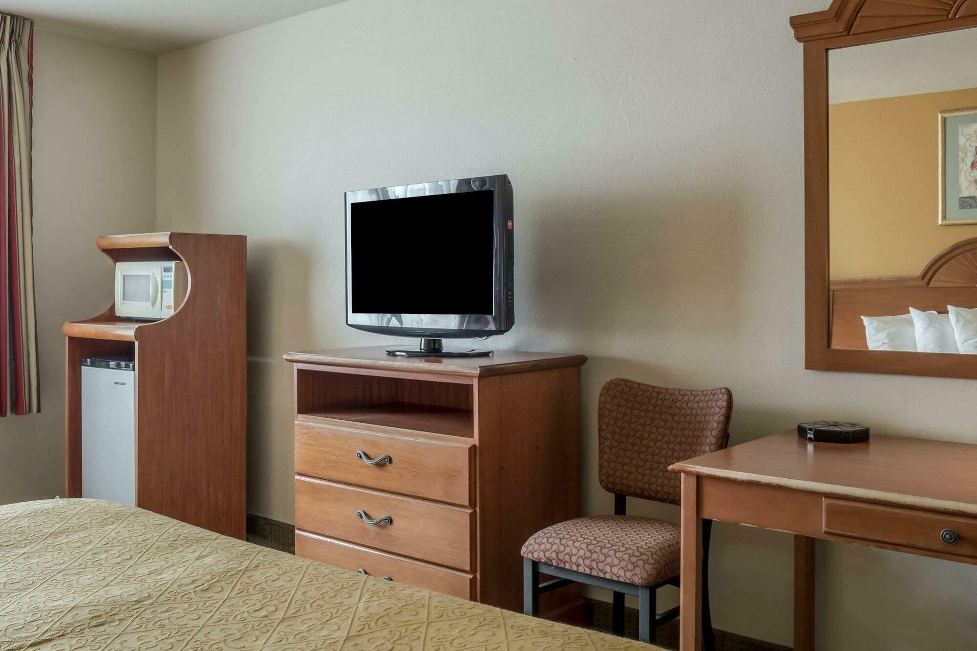 Quality Inn Huron Dış mekan fotoğraf